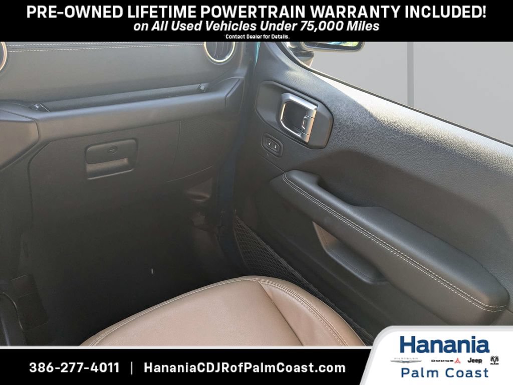 Used 2020 Jeep Wrangler Unlimited Sahara w/ Dual Top Group AWD/4WD image 15