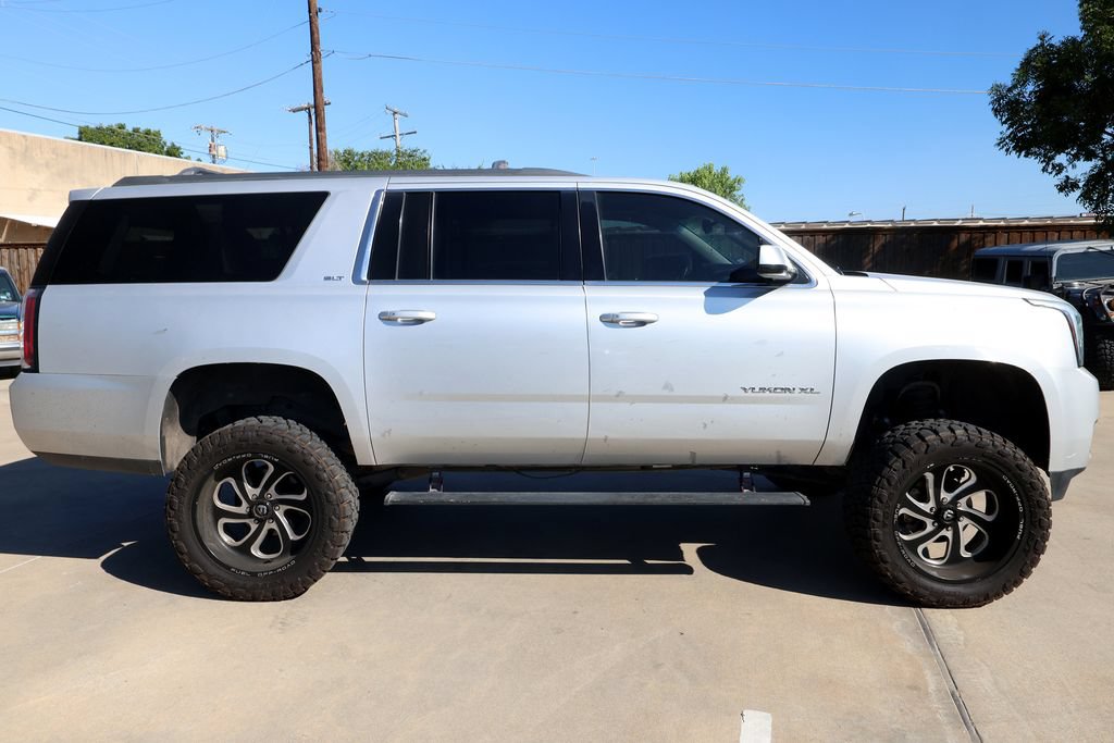 Used 2017 GMC Yukon XL SLT w/ Open Road Package AWD/4WD image 4