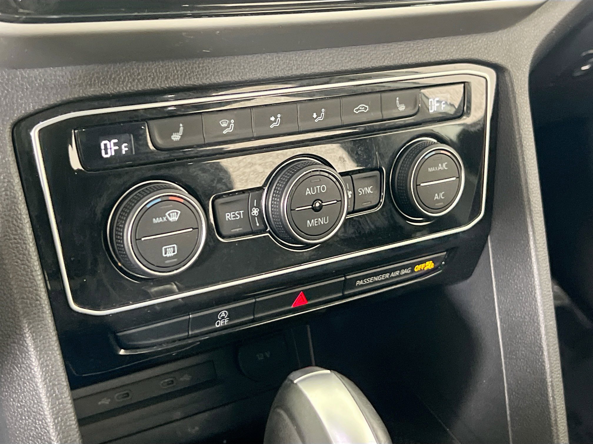 Used 2022 Volkswagen Atlas SEL image 16