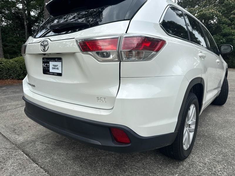 Used 2016 Toyota Highlander LE FWD image 9