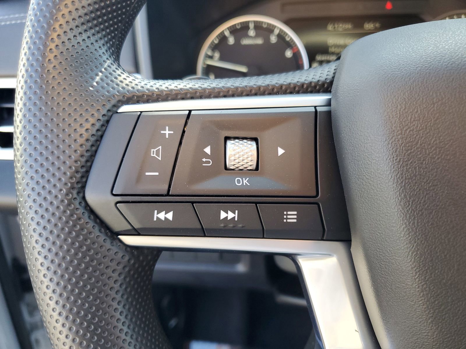 New 2026 Mitsubishi Outlander ES image 11