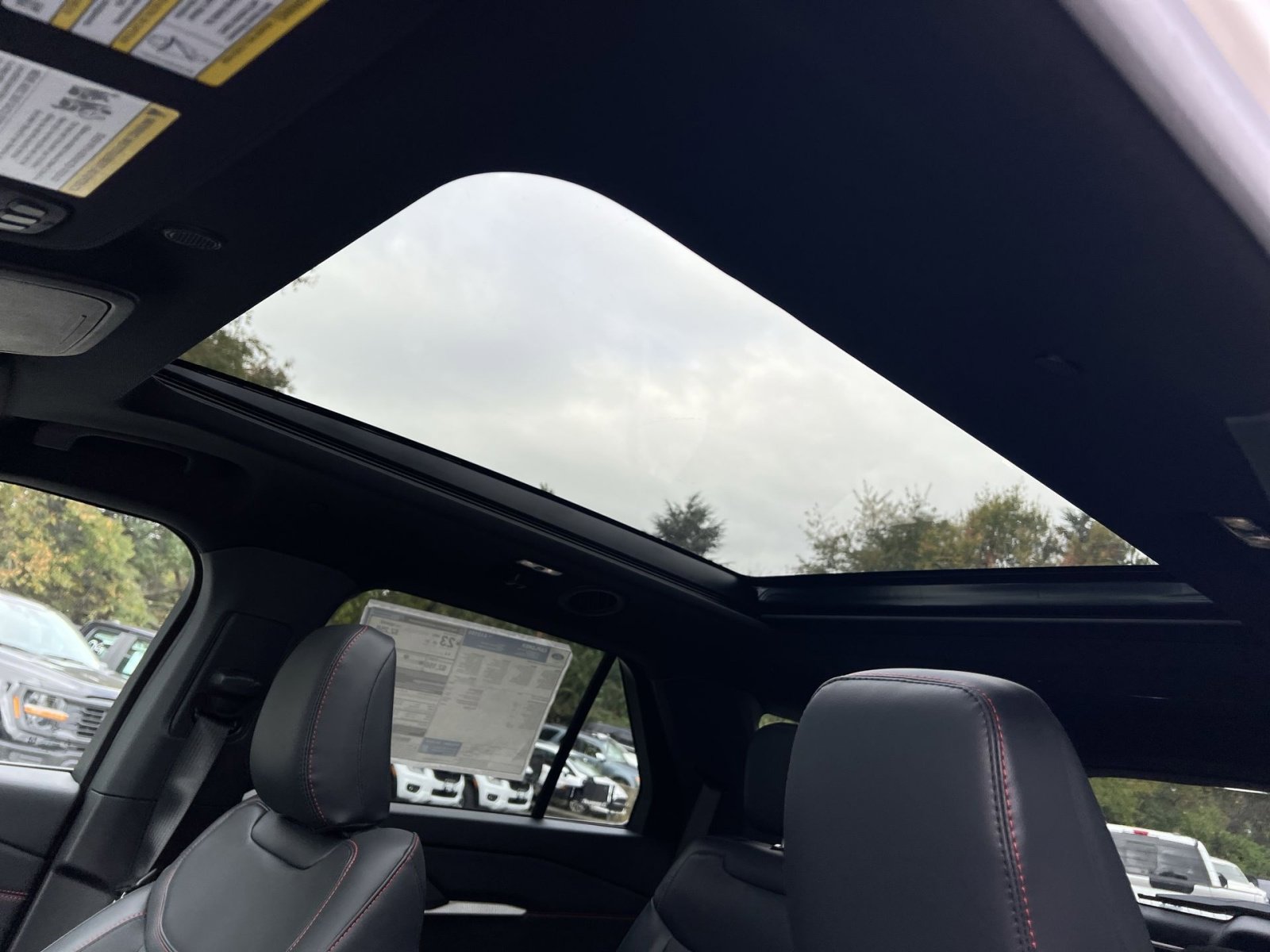 New 2026 Ford Explorer ST-Line w/ ST-Line Street Pack image 24