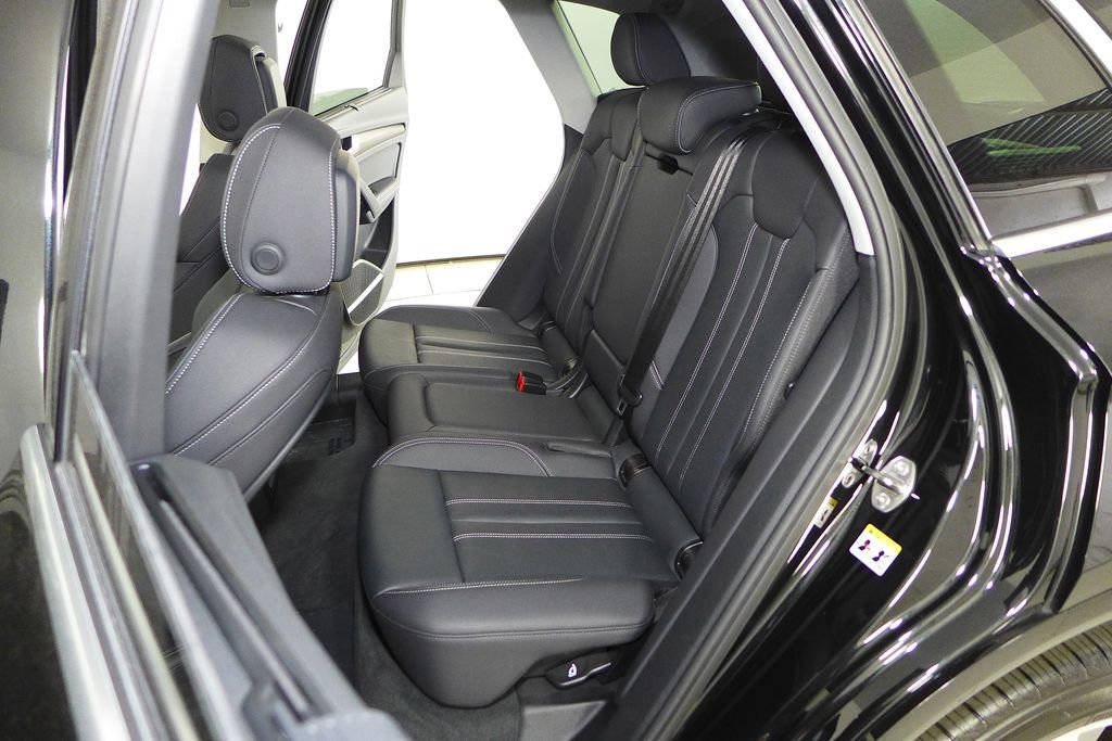 Used 2023 Audi Q5 Prestige w/ Prestige Package image 21