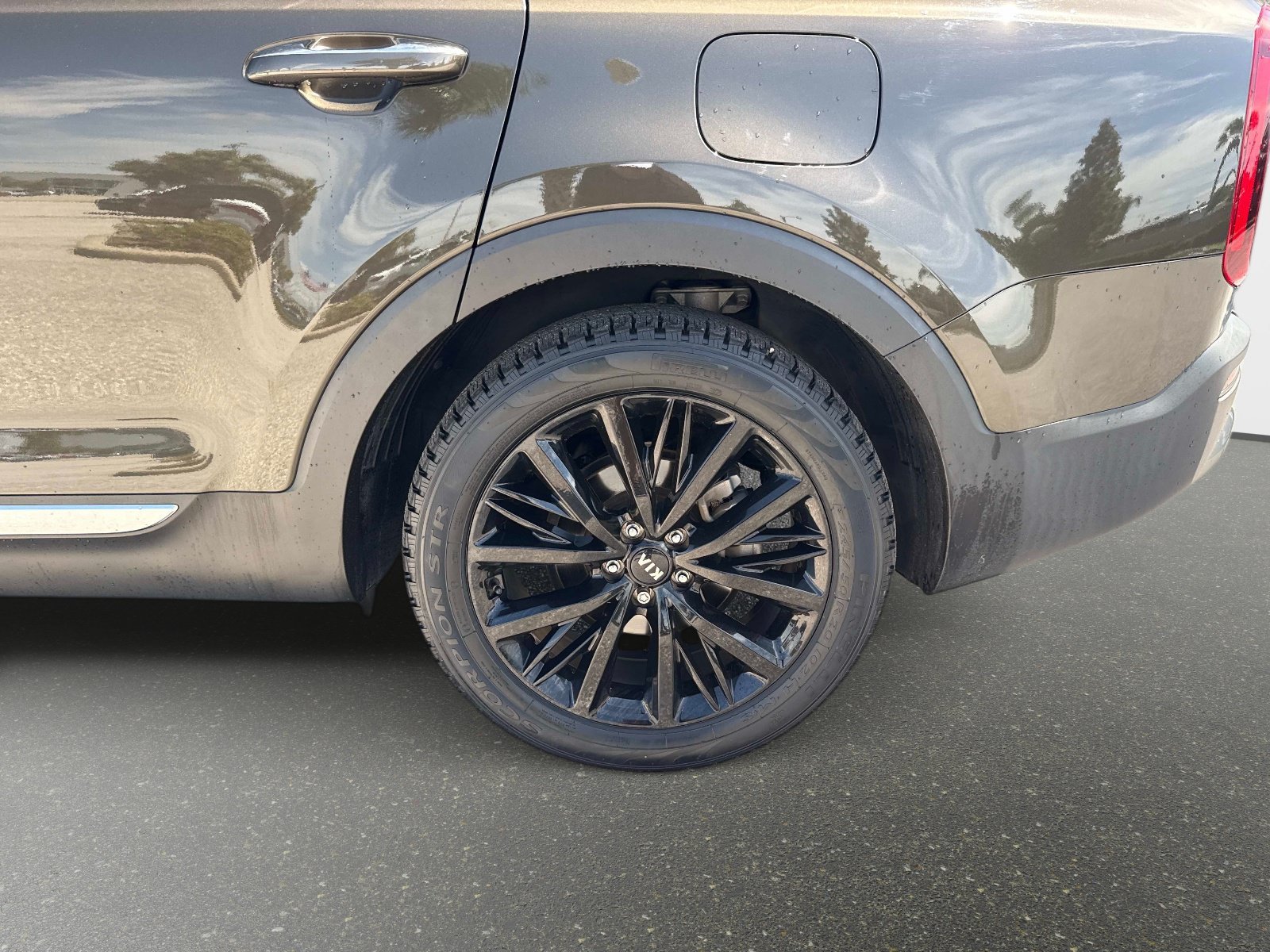 Used 2020 Kia Telluride SX w/ Towing Package FWD image 10