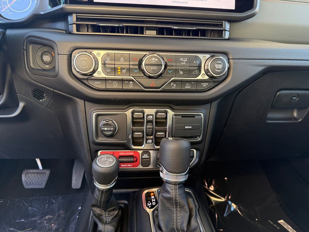 New 2026 Jeep Gladiator Mojave AWD/4WD image 15