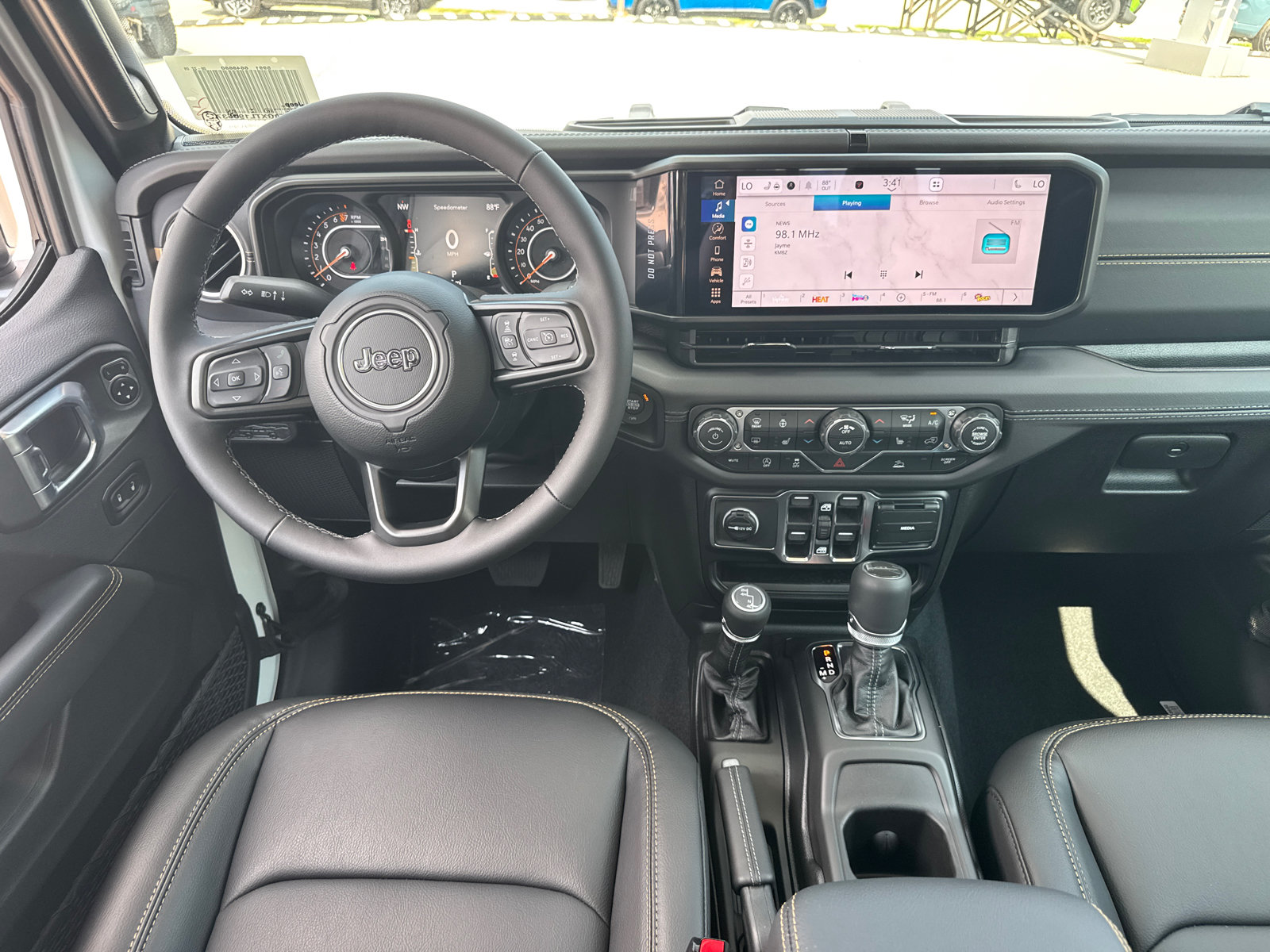 New 2026 Jeep Gladiator Sport AWD/4WD image 8