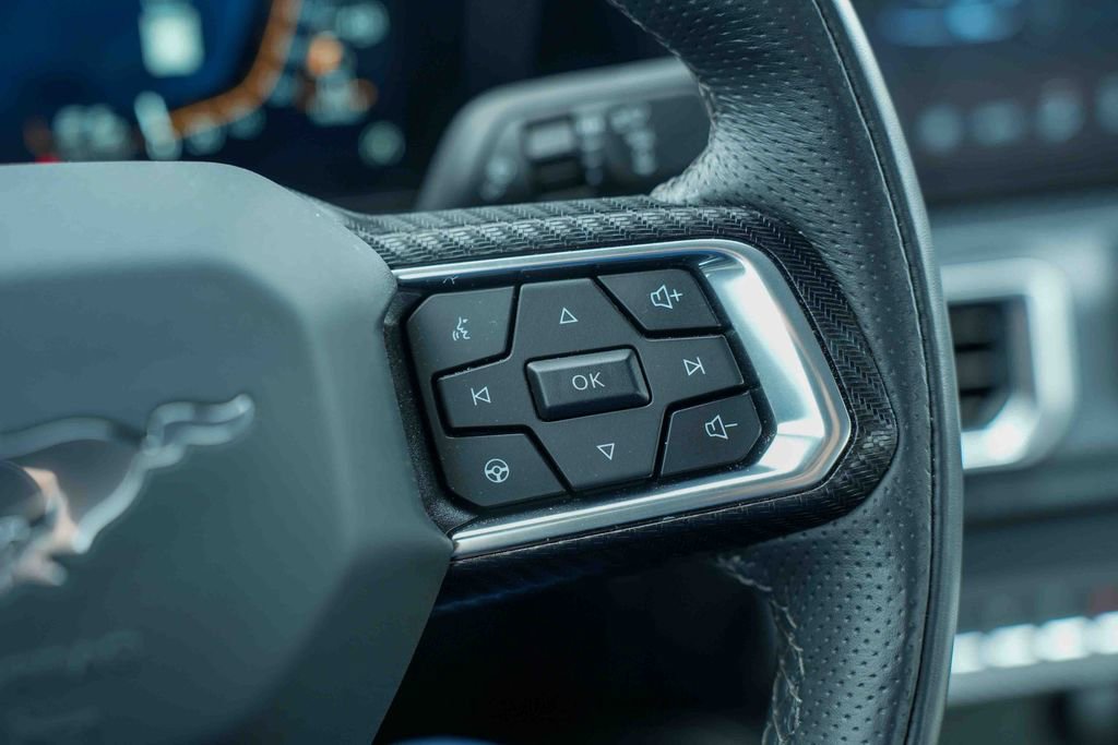 Used 2025 Ford Mustang Premium RWD image 33