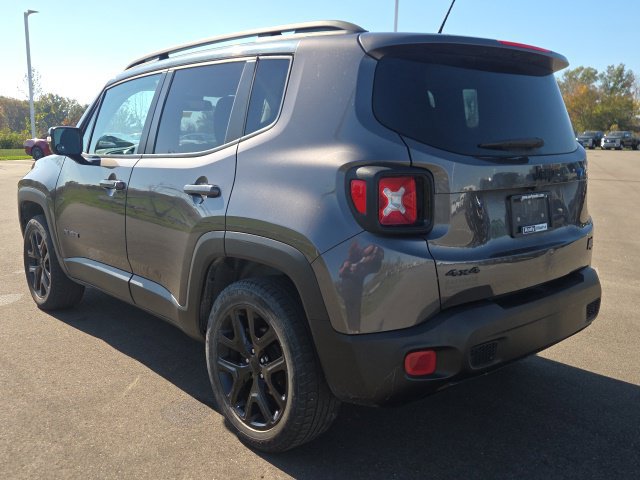 Used 2016 Jeep Renegade Latitude AWD/4WD image 14