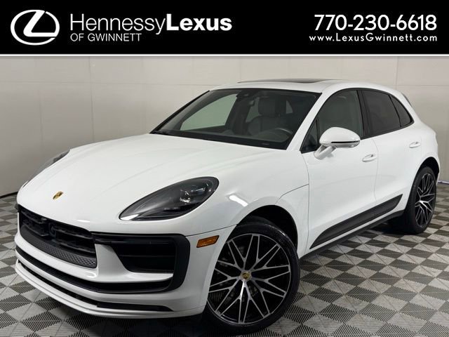 Used 2023 Porsche Macan image 1