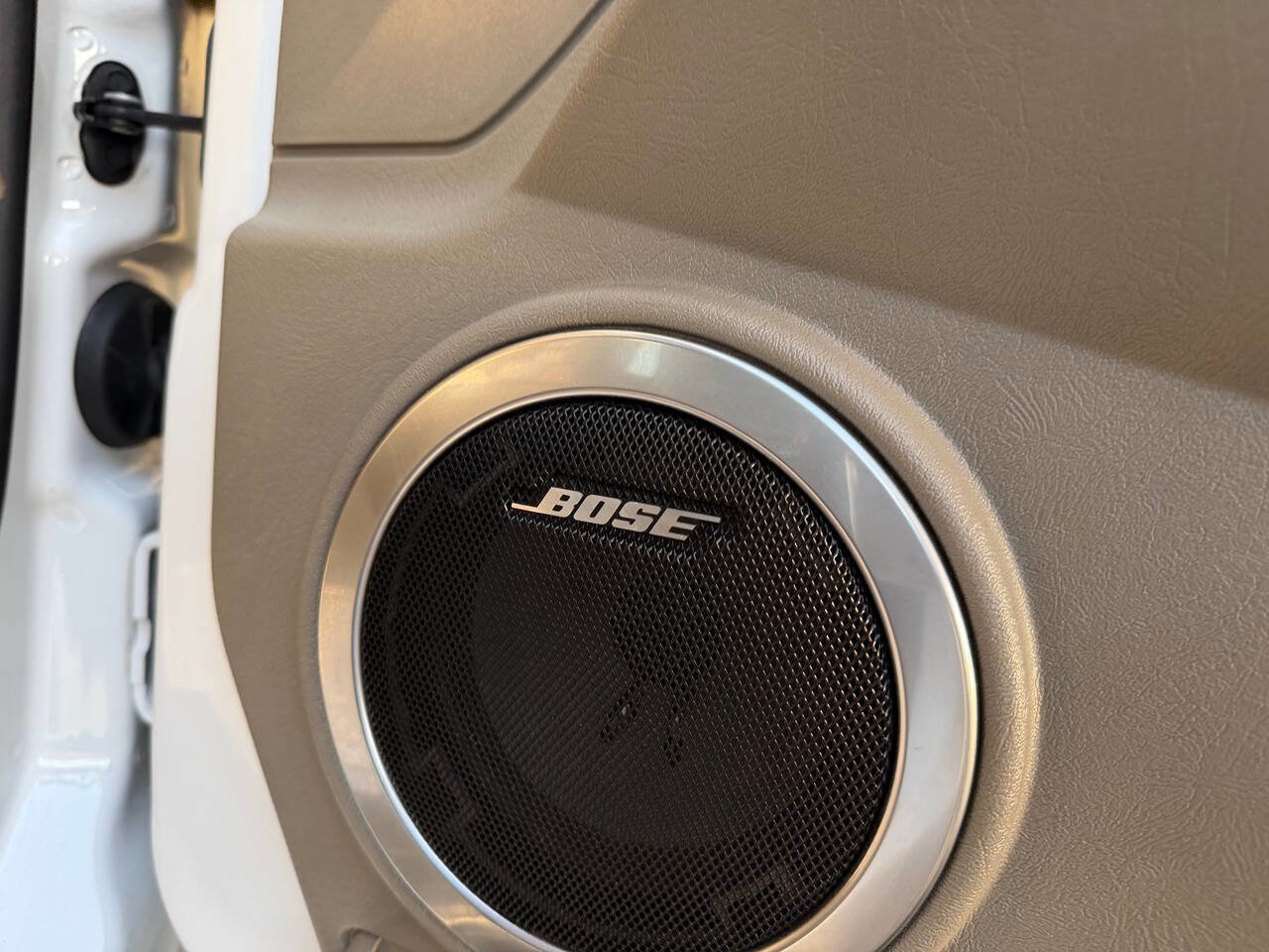 Used 2005 HUMMER H2 SUT w/ Preferred Equipment Group AWD/4WD image 31