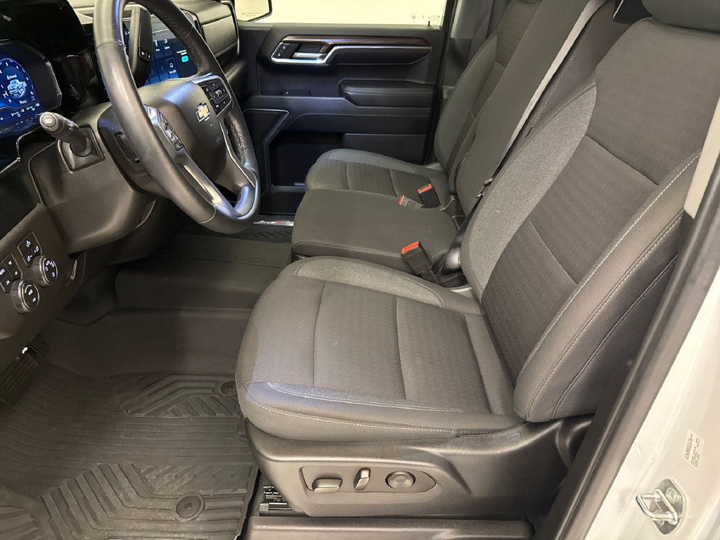 Used 2023 Chevrolet Silverado 1500 LT w/ Z71 Off-Road Package AWD/4WD image 17