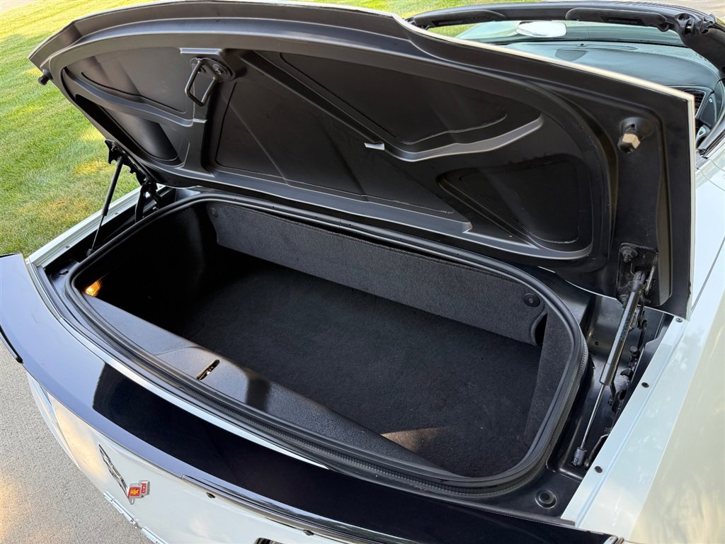 Used 2016 Chevrolet Corvette Z06 w/ 3LZ Preferred Equipment Group image 63