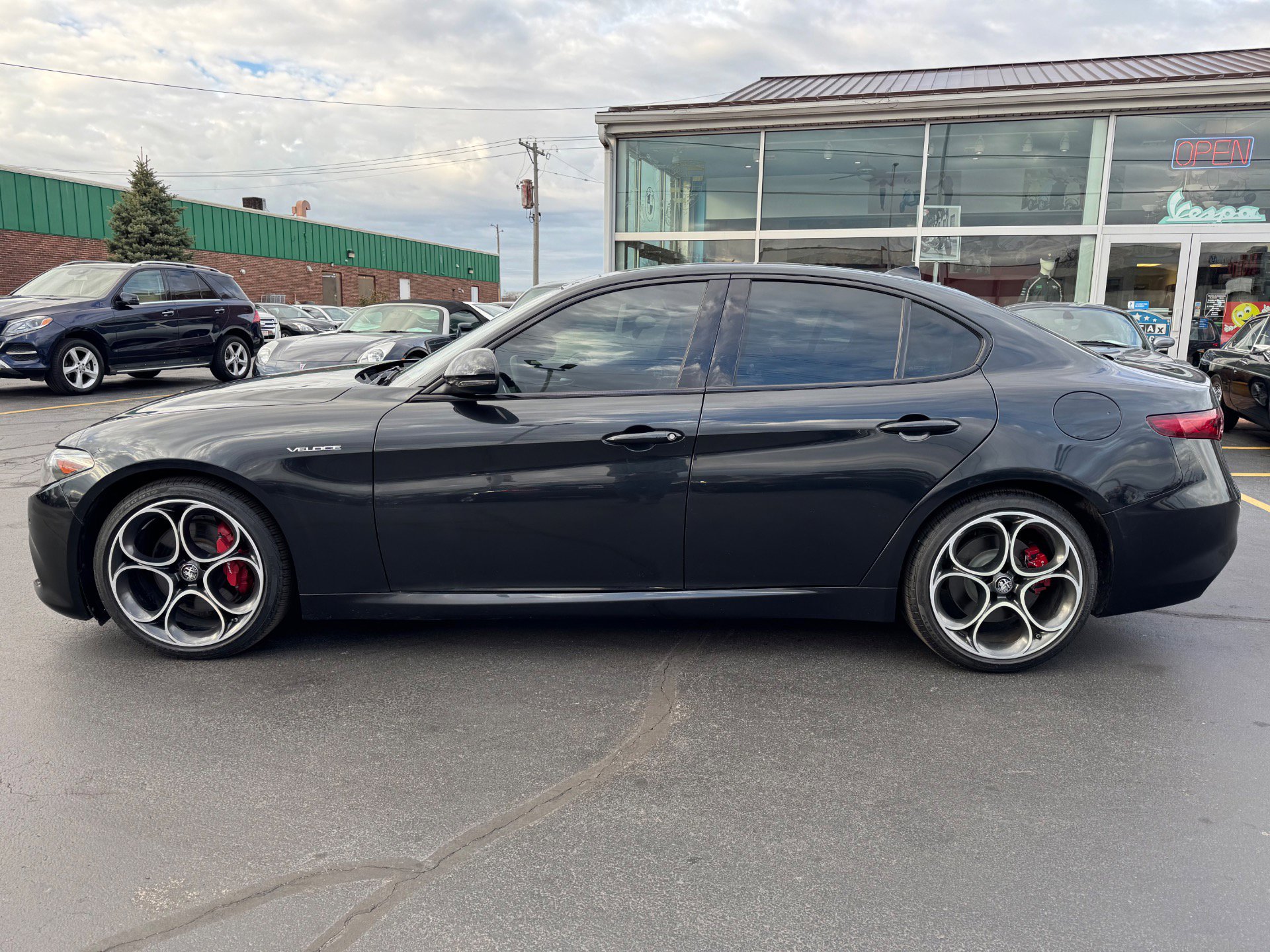 Used 2022 Alfa Romeo Giulia Veloce image 7