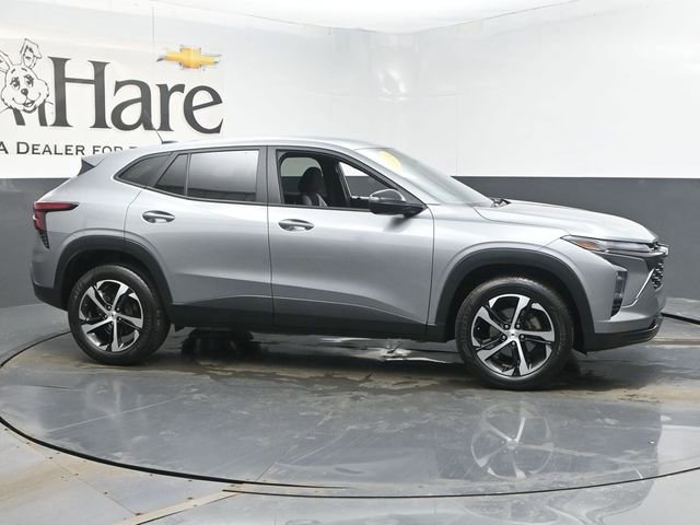 Used 2024 Chevrolet Trax RS image 1