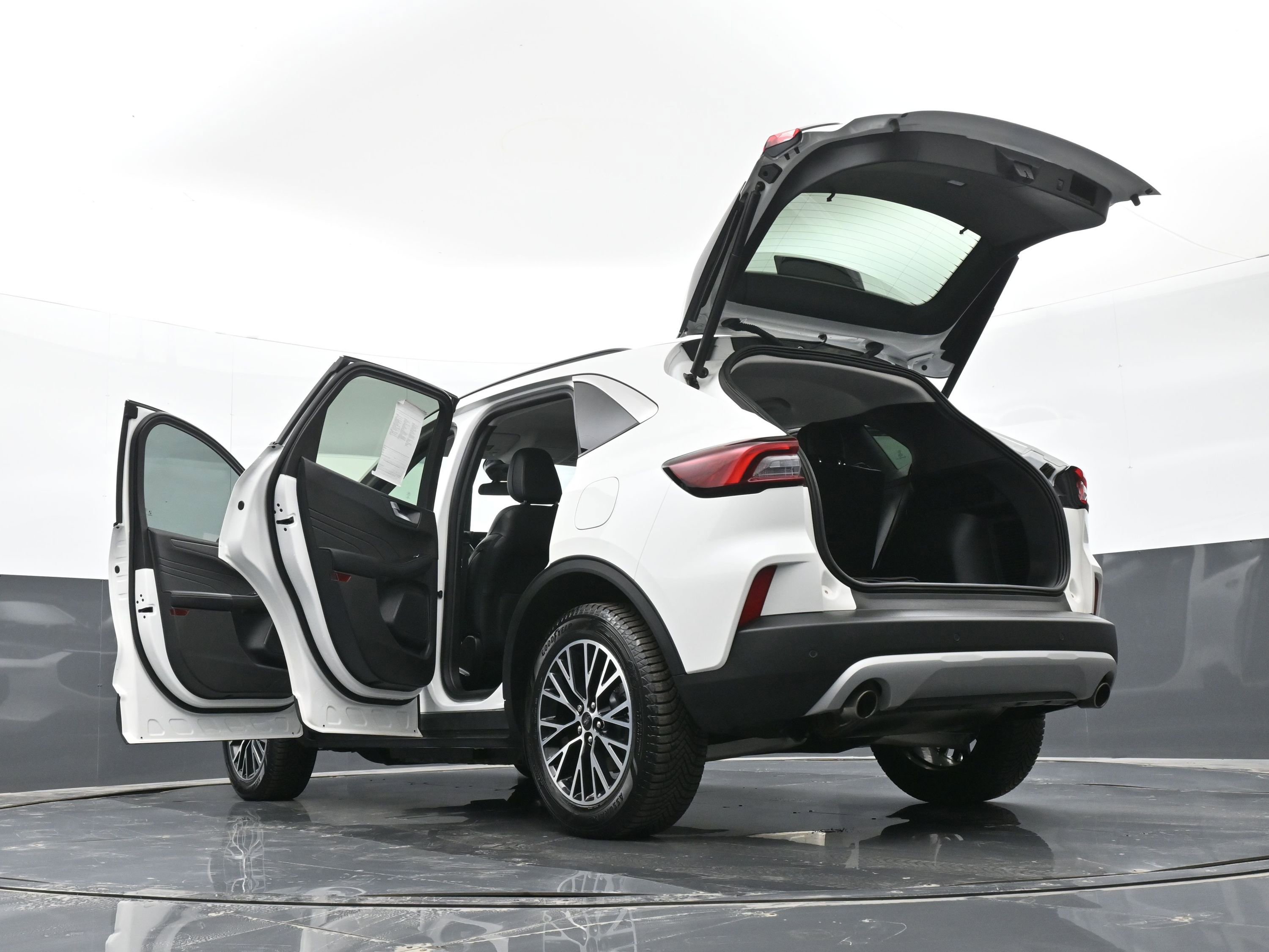 Used 2023 Ford Escape SE image 50