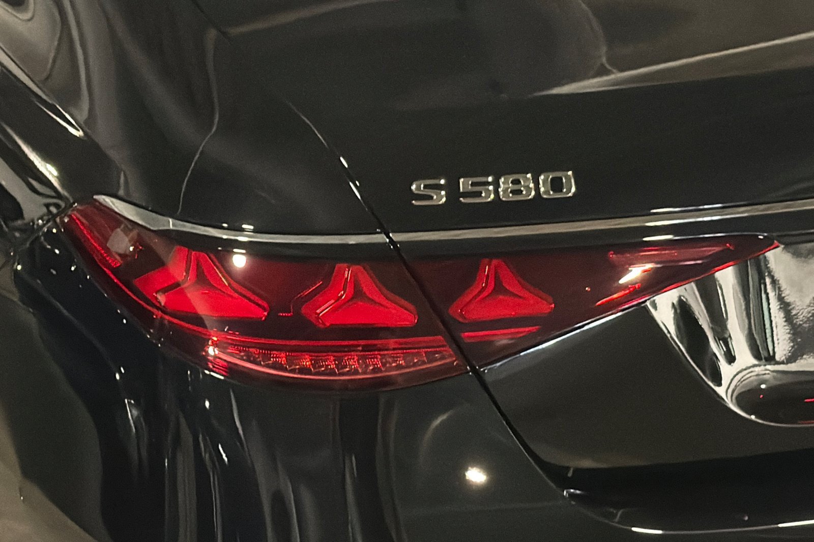 New 2027 Mercedes-Benz S 580 4MATIC Sedan image 25