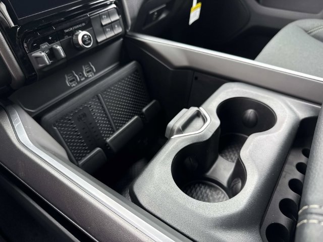 New 2026 RAM 1500 Big Horn AWD/4WD image 11