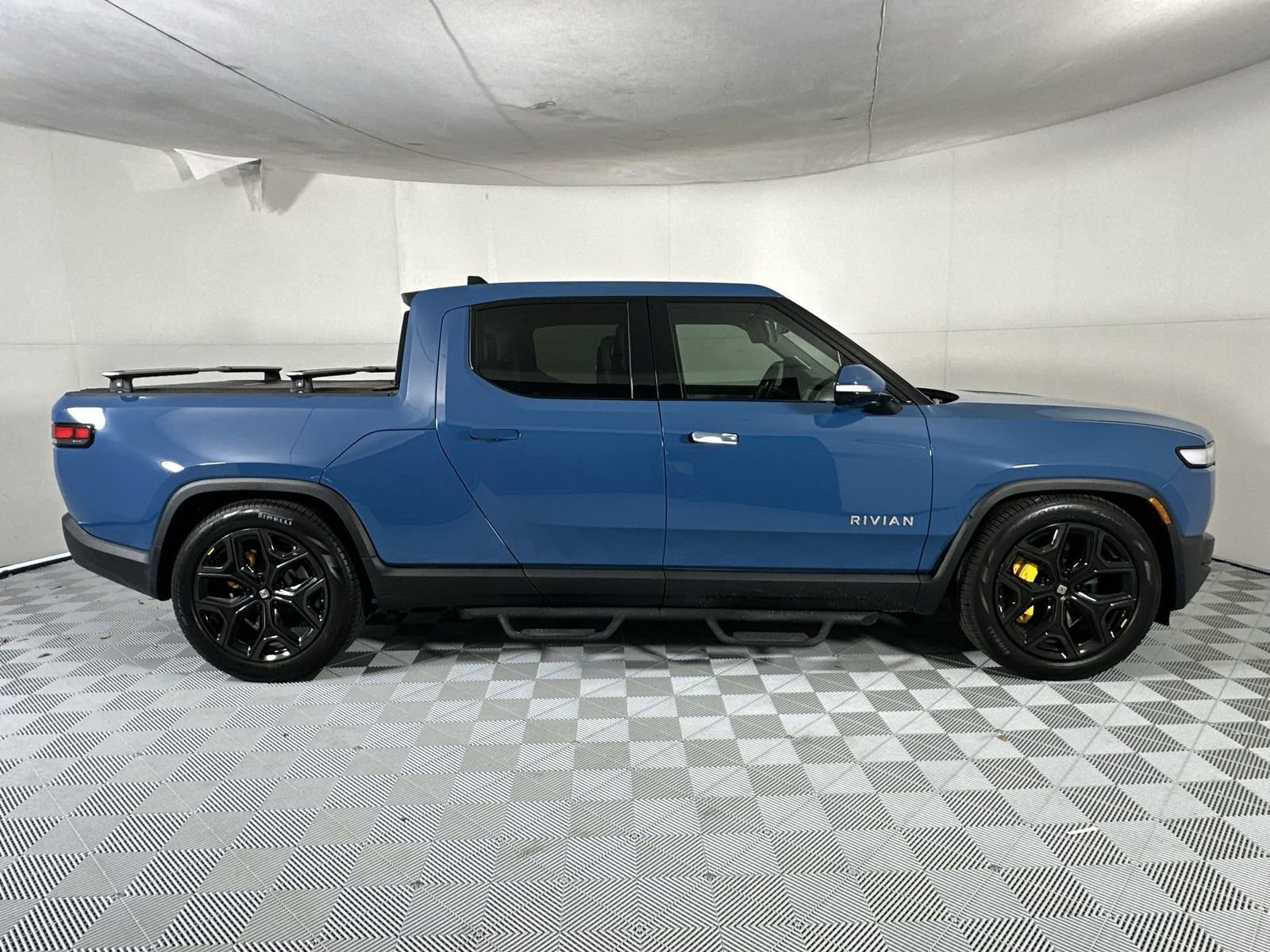 Used 2023 Rivian R1T Adventure AWD/4WD image 9