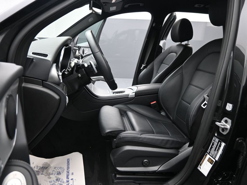 Used 2022 Mercedes-Benz GLC 300 image 5