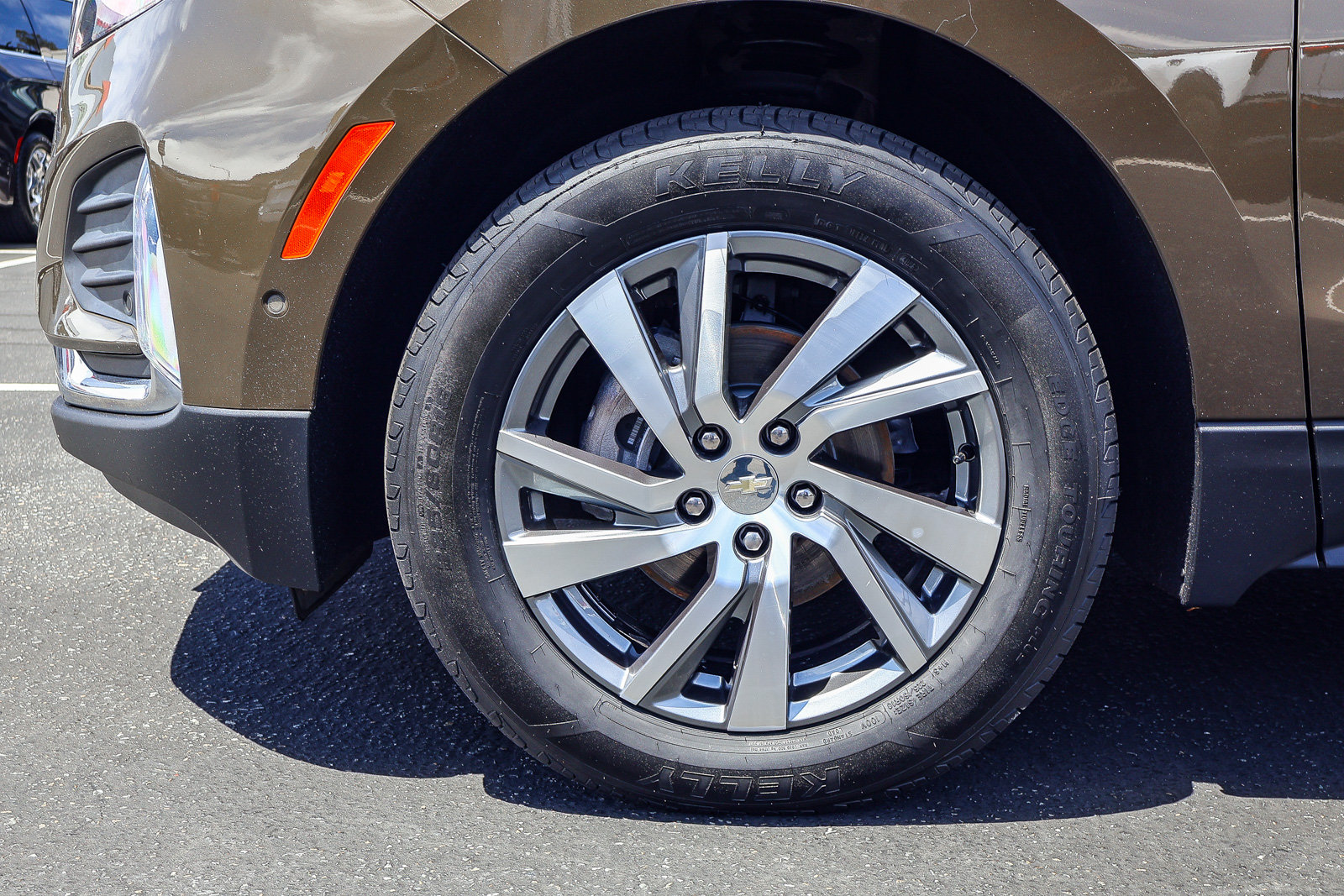 Used 2023 Chevrolet Equinox Premier AWD/4WD image 16