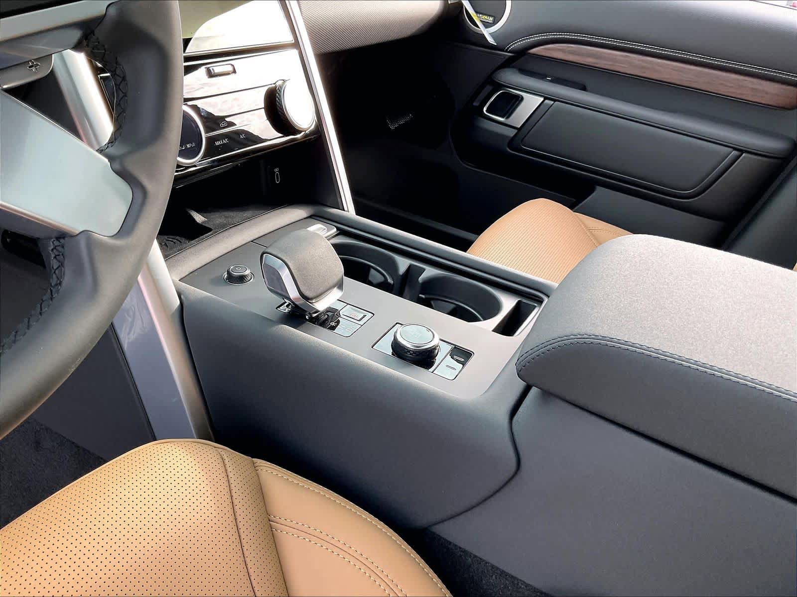 New 2026 Land Rover Discovery Dynamic SE AWD/4WD image 10