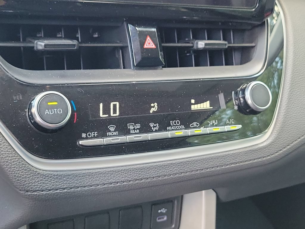 Used 2024 Toyota Corolla Cross LE FWD image 31