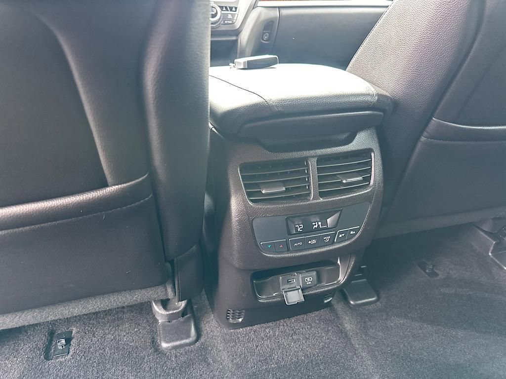 Used 2017 Acura MDX SH-AWD image 24