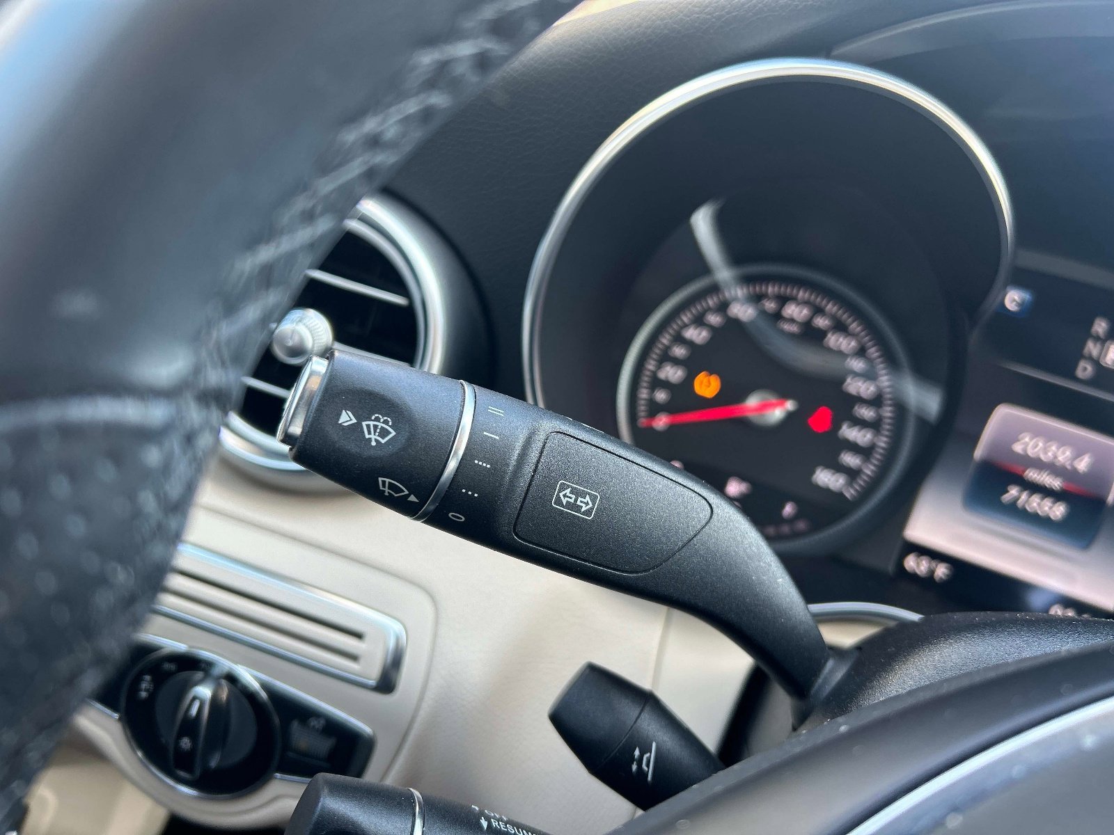 Used 2015 Mercedes-Benz C 300 4MATIC Sedan image 23