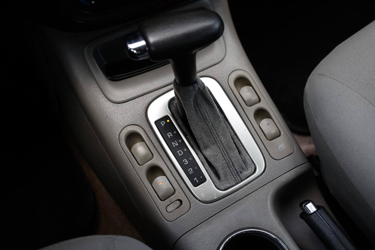 Used 2003 Saturn L-Series L200 w/ Audio Pkg I FWD image 37