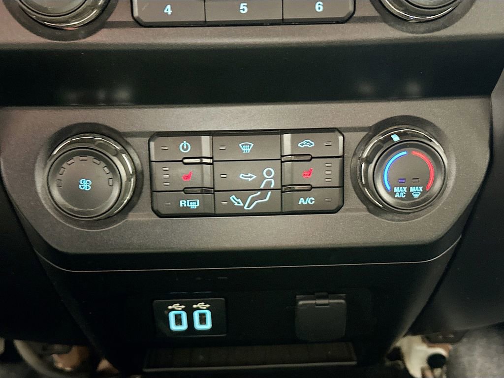 Used 2019 Ford F350 XLT w/ XLT Premium Package AWD/4WD image 17