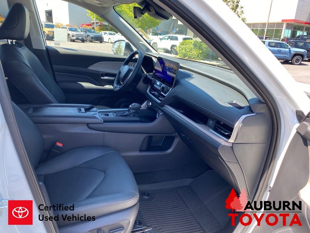 Certified 2025 Toyota Grand Highlander AWD image 14