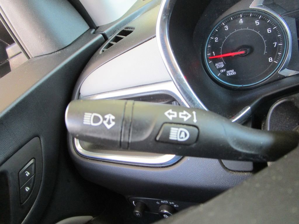 Used 2022 Chevrolet Equinox LS w/ LS Convenience Package FWD image 28