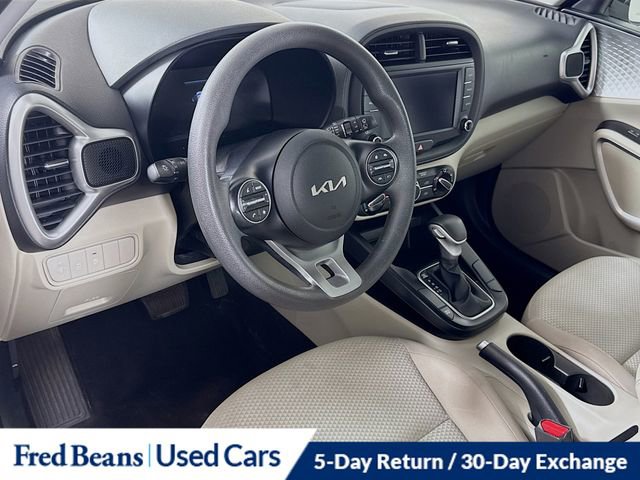 Used 2023 Kia Soul LX image 11