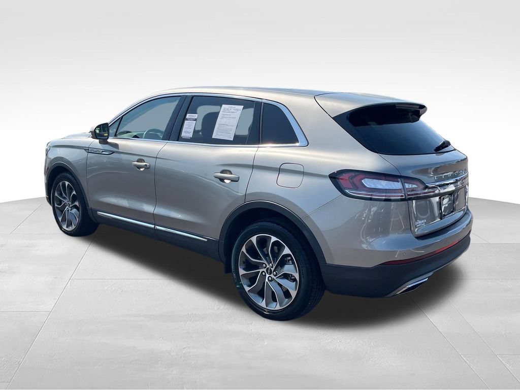 Used 2023 Lincoln Nautilus Reserve AWD/4WD image 3