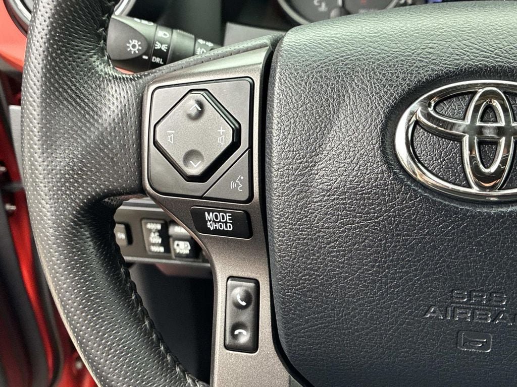 Used 2017 Toyota Tacoma TRD Off-Road w/ Tow Package (A/T) AWD/4WD image 24