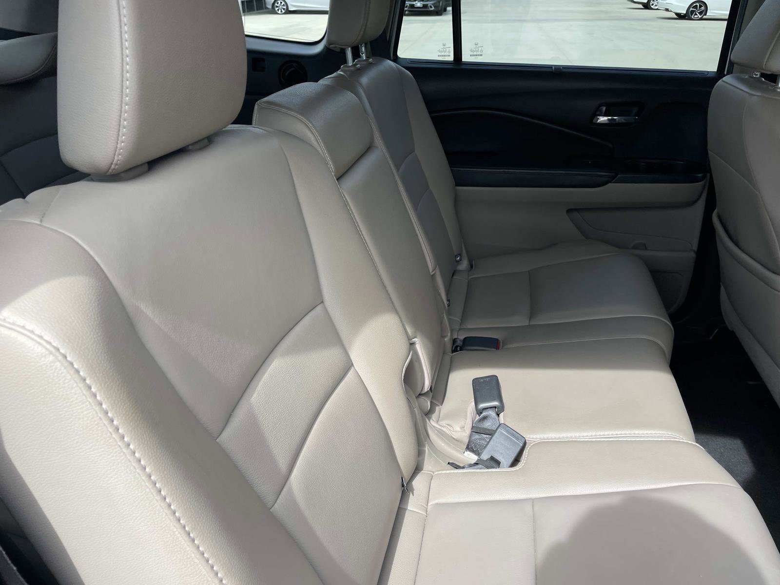 Used 2016 Honda Pilot Touring image 23