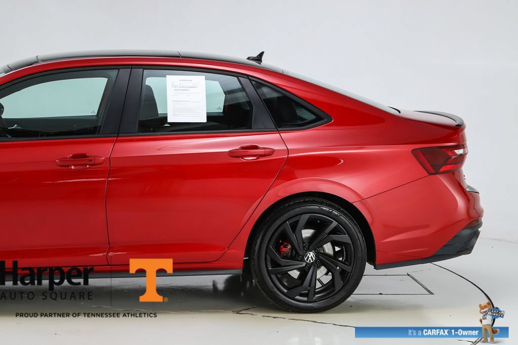 Used 2023 Volkswagen Jetta GLI Autobahn FWD image 4