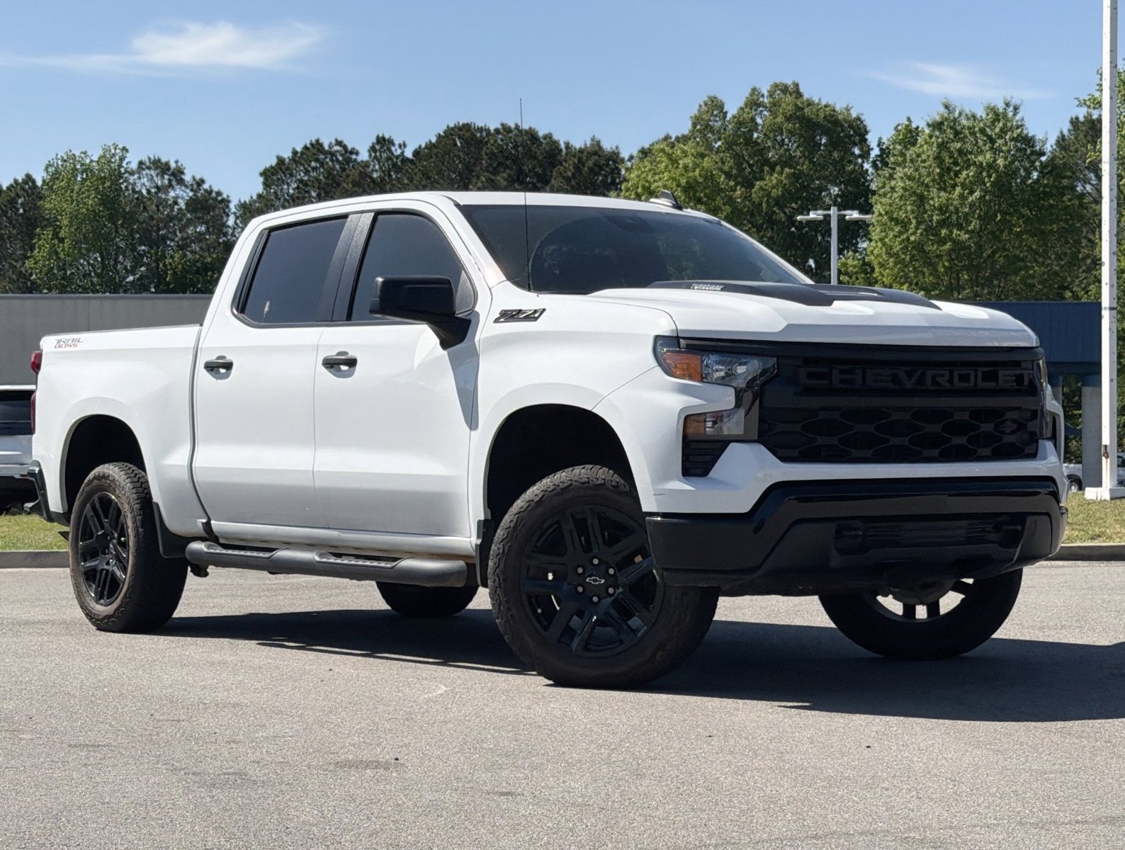 Used 2024 Chevrolet Silverado 1500 Custom Trail Boss w/ Turbomax Blackout Package AWD/4WD image 2