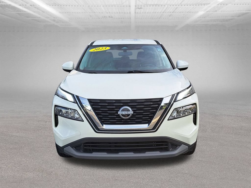 Used 2023 Nissan Rogue SV FWD image 3