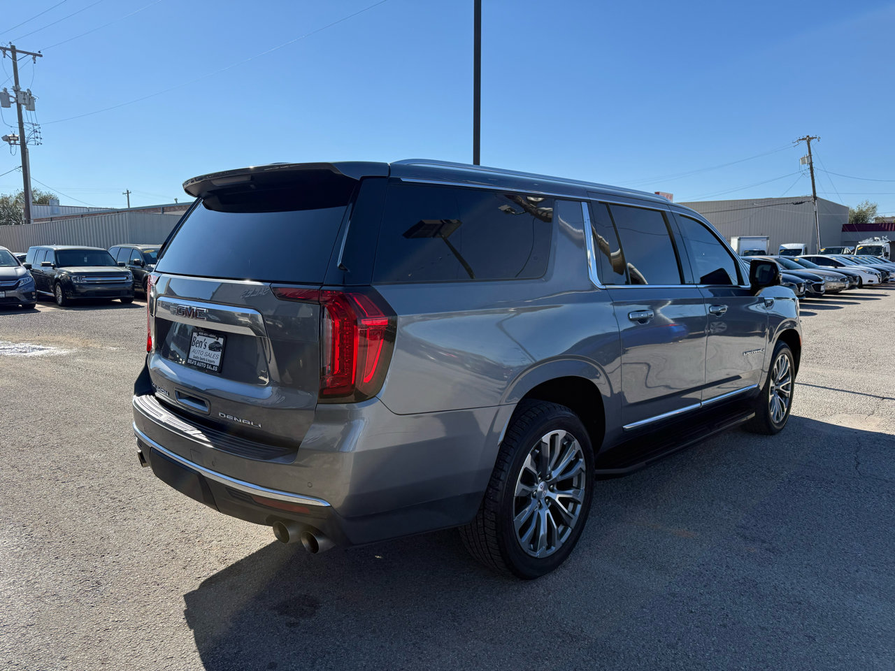 Used 2021 GMC Yukon XL Denali w/ Advanced Technology Package image 6