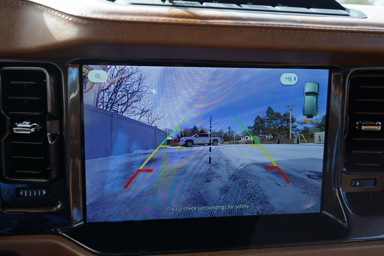 Used 2025 Ford Bronco Badlands image 60