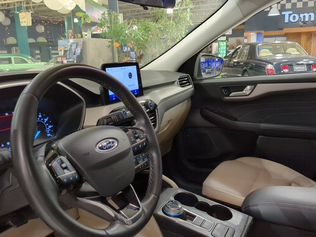 Used 2022 Ford Escape SEL AWD/4WD image 15