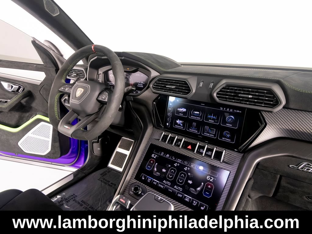 Used 2024 Lamborghini Urus Performante AWD/4WD image 34