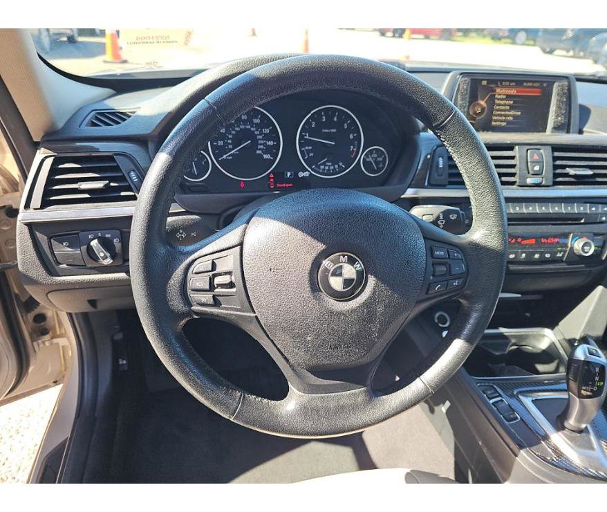 Used 2015 BMW 320i Sedan RWD image 10