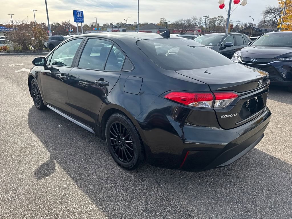 Used 2021 Toyota Corolla LE image 5