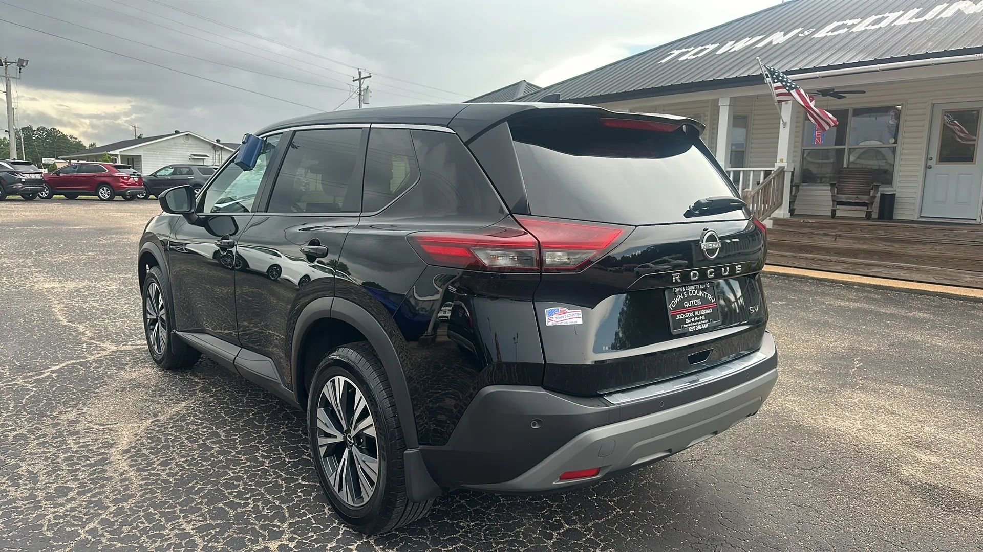 Used 2023 Nissan Rogue SV image 7