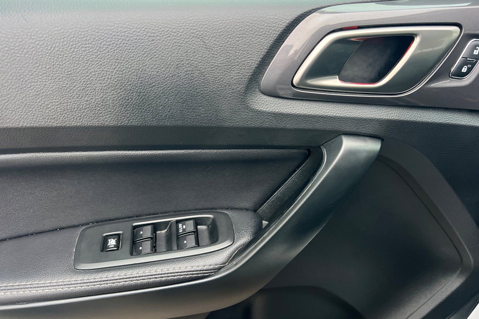 Used 2021 Ford Ranger Lariat w/ Equipment Group 501A High image 12