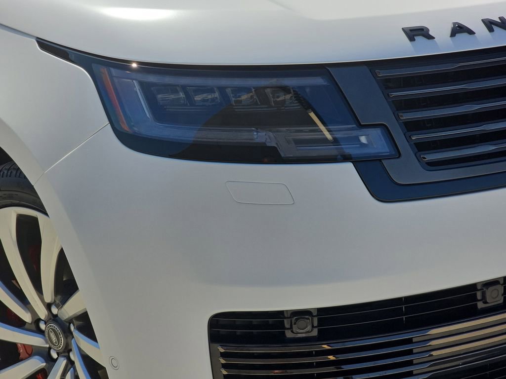 New 2025 Land Rover Range Rover SV image 32