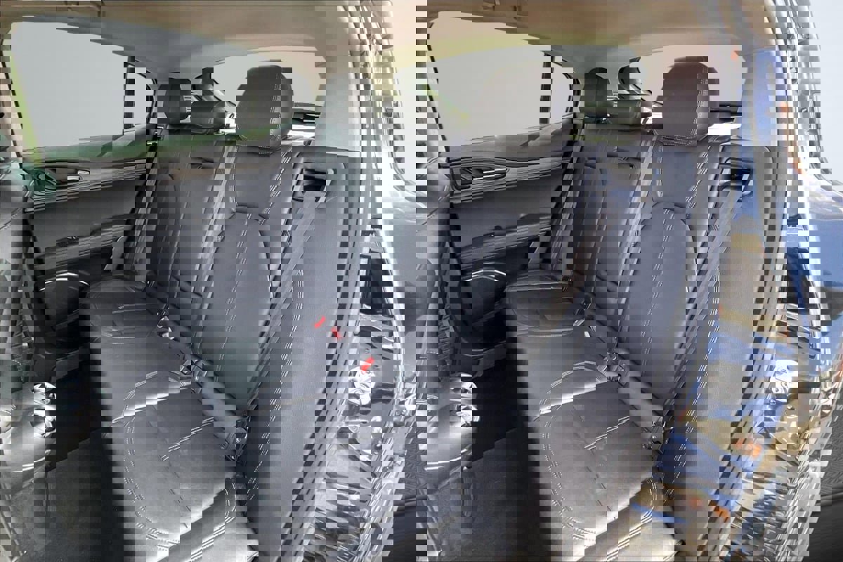 Used 2019 Alfa Romeo Stelvio Ti w/ Nero Edizione image 26