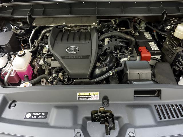 Used 2023 Toyota Highlander XLE AWD/4WD image 30